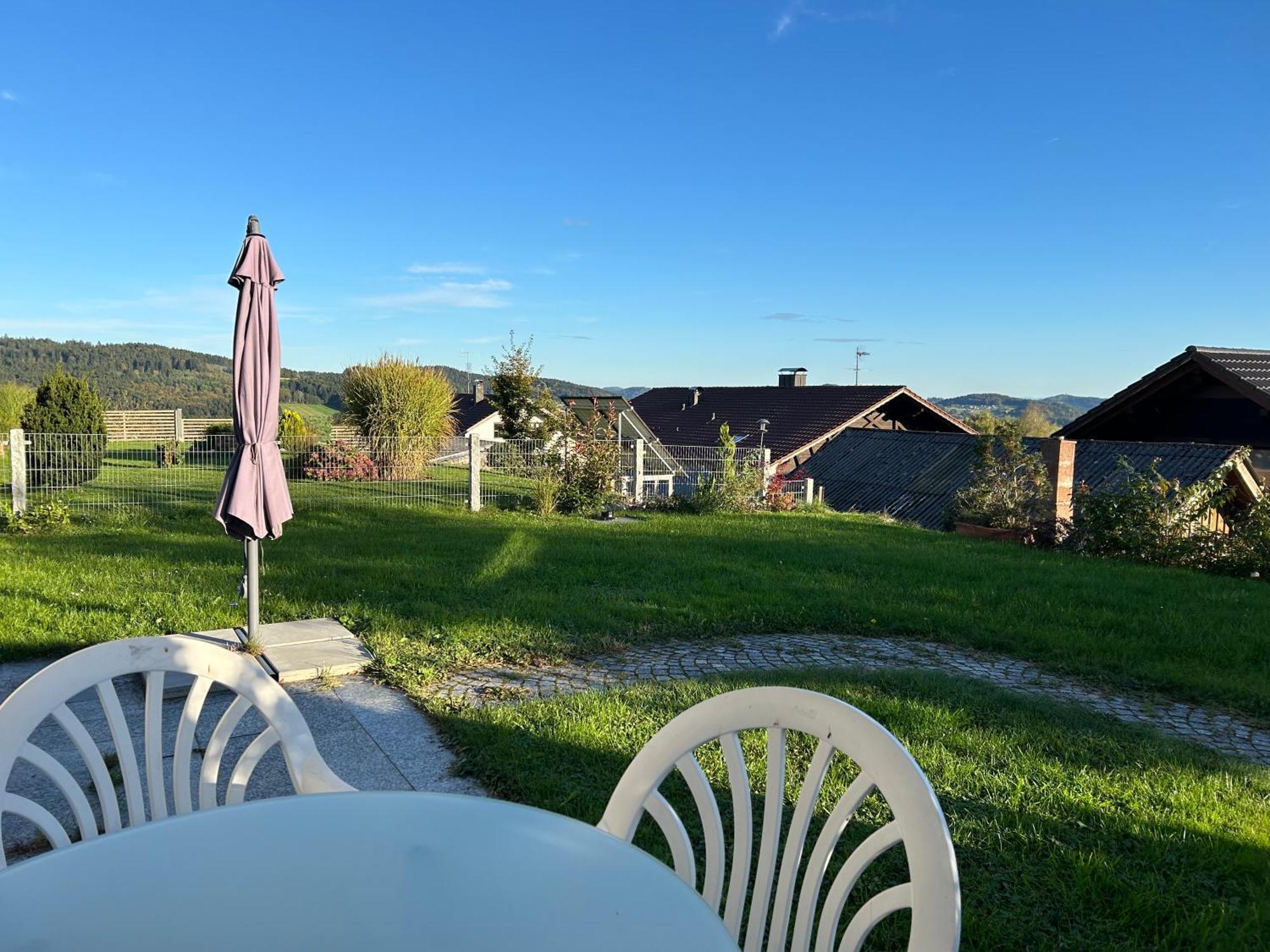 Ferienwohnungen Alpenblick Mit Garten -Panoramasauna- Kirchdorf im Wald Esterno foto